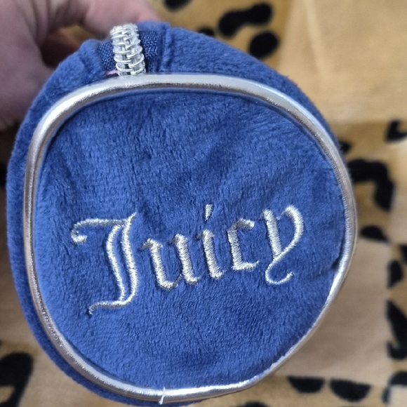 Blue Velour Women's Bag with Gold Heart Charm - Picture 5 of 6